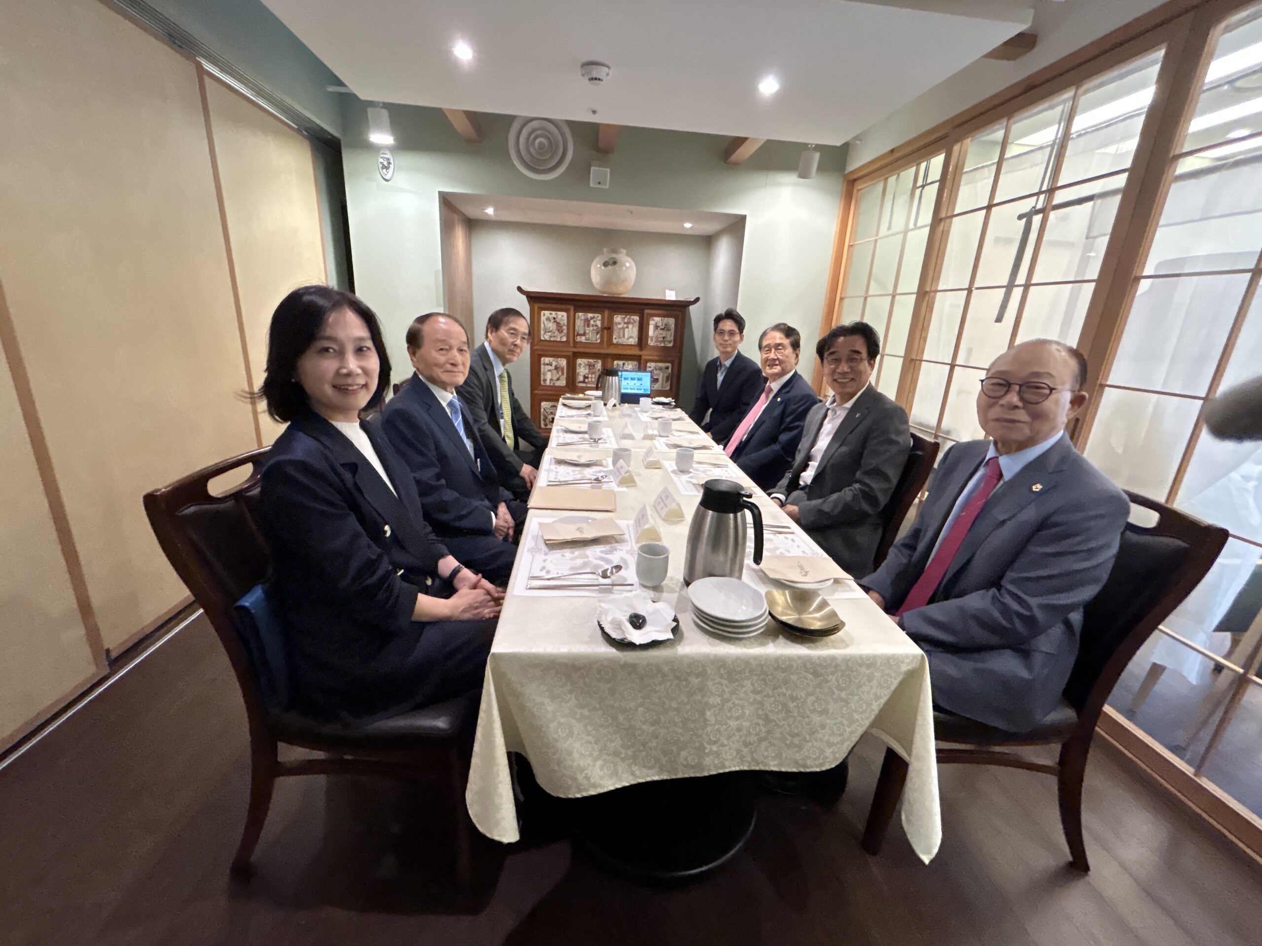 대통령실 참모진과의 간담회 대담 장면